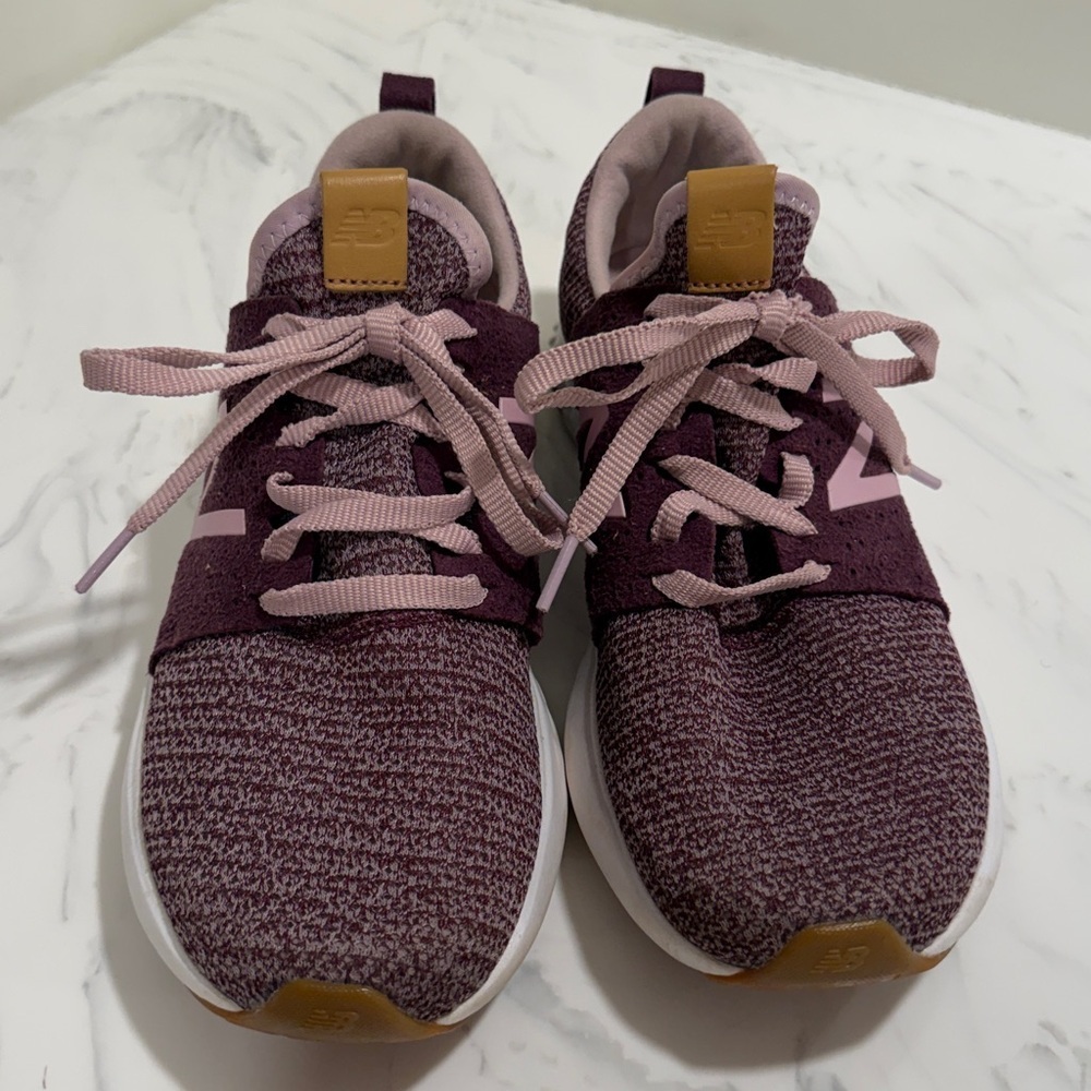 New Balance Burgundy Knit Sneakers |size 9.5
Very good condition - Picture 4 of 5